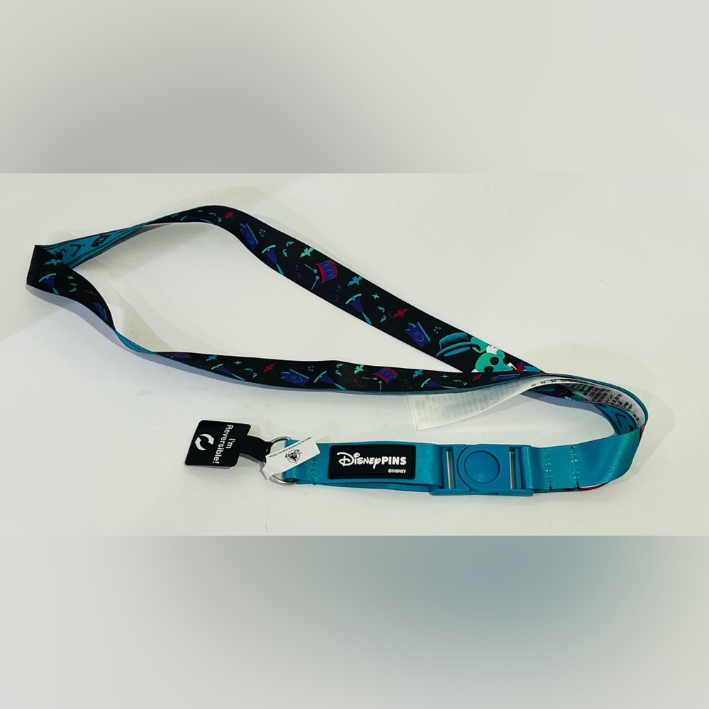 Disney Reversible Pin Lanyard - Haunted Mansion Hatbox Ghost And Icons NWT